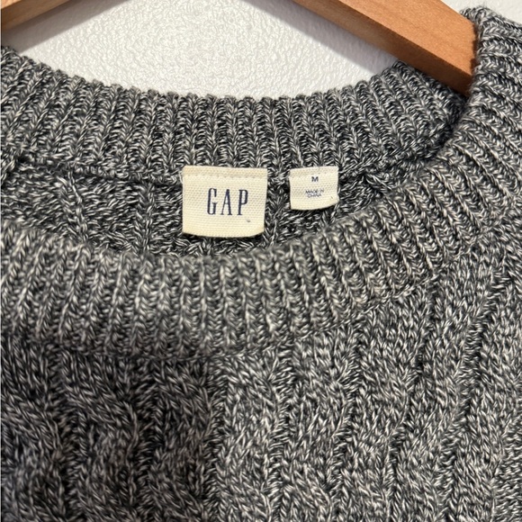 GAP Grey Heathered Classic Sweater Cozy Winter Crew Neck Cable Knit Medium - Picture 4 of 7